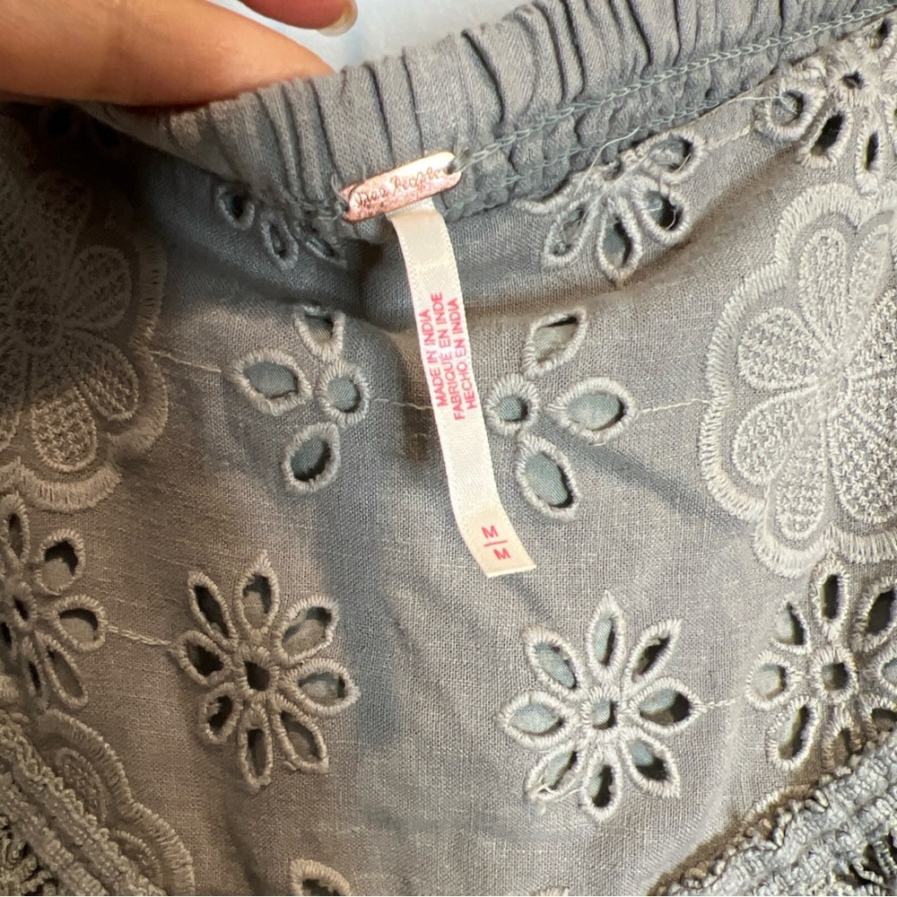 Free People Bali Warm Nights Embroided Eyelets Tiered Shorts M - Picture 5 of 6